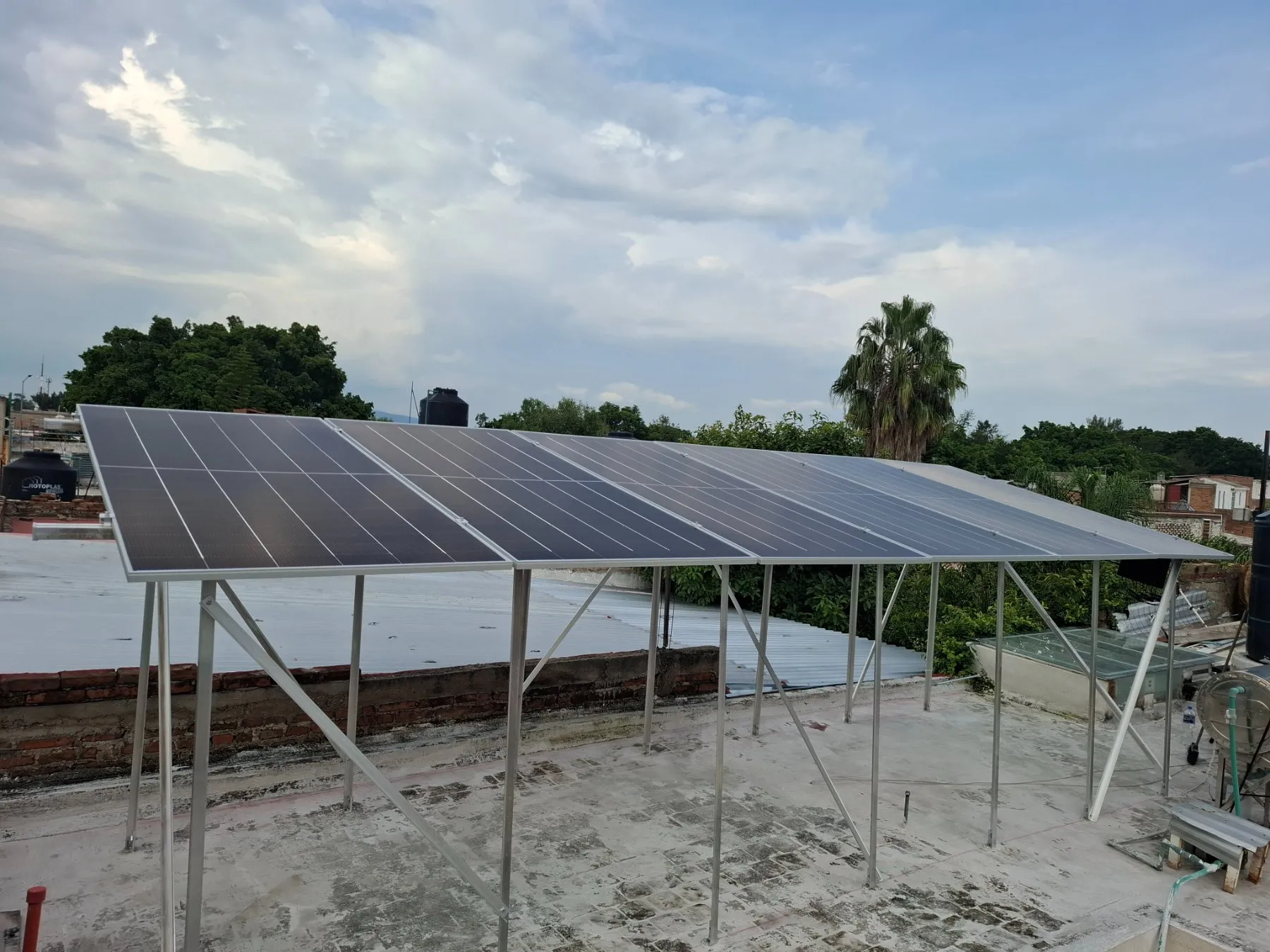 Instalación de SIXTMS: estructura elevada en azotea